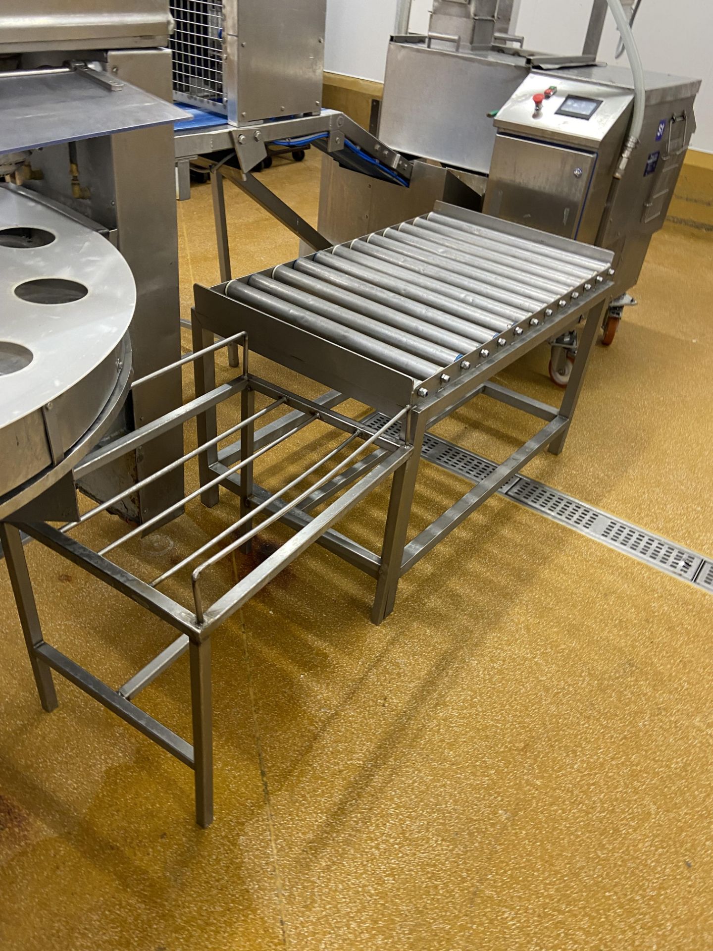 Big T ROTARY PIE FILLING & CRIMPING MACHINE (T4), with Orbiter pastry sheeter (S1), with stainless - Image 12 of 13