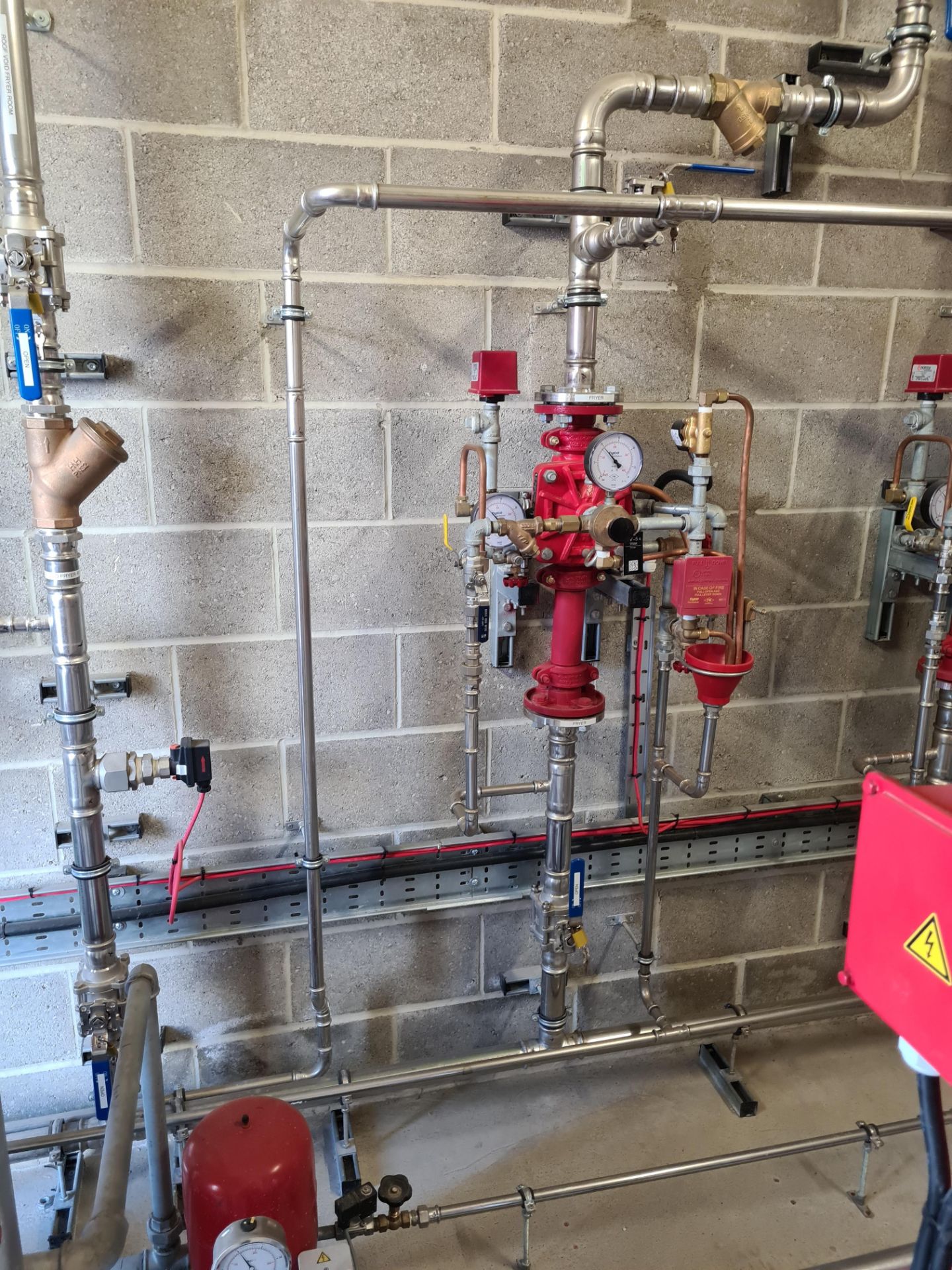 Johnson Control AQUAMIST ULF ELECTRIC FIRE PUMP EQUIPMENT & CONTROL (left hand side of room), with - Image 7 of 11
