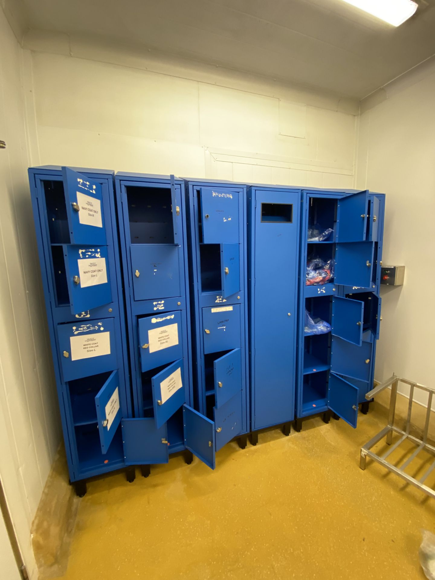 Assorted Steel Personnel Lockers, as set out (no keys)Please read the following important