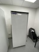 Polar Single Door FreezerPlease read the following important notes:- ***Overseas buyers - All lots