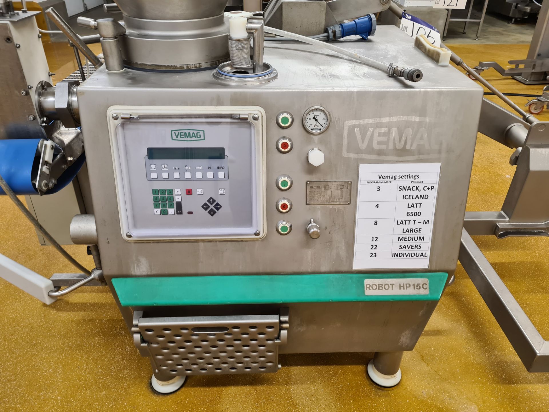 Vemag ROBOT HP15C STAINLESS STEEL VACUUM EXTRUDER, serial no. 1431725, with 250kg hoist, 150mm - Image 4 of 6