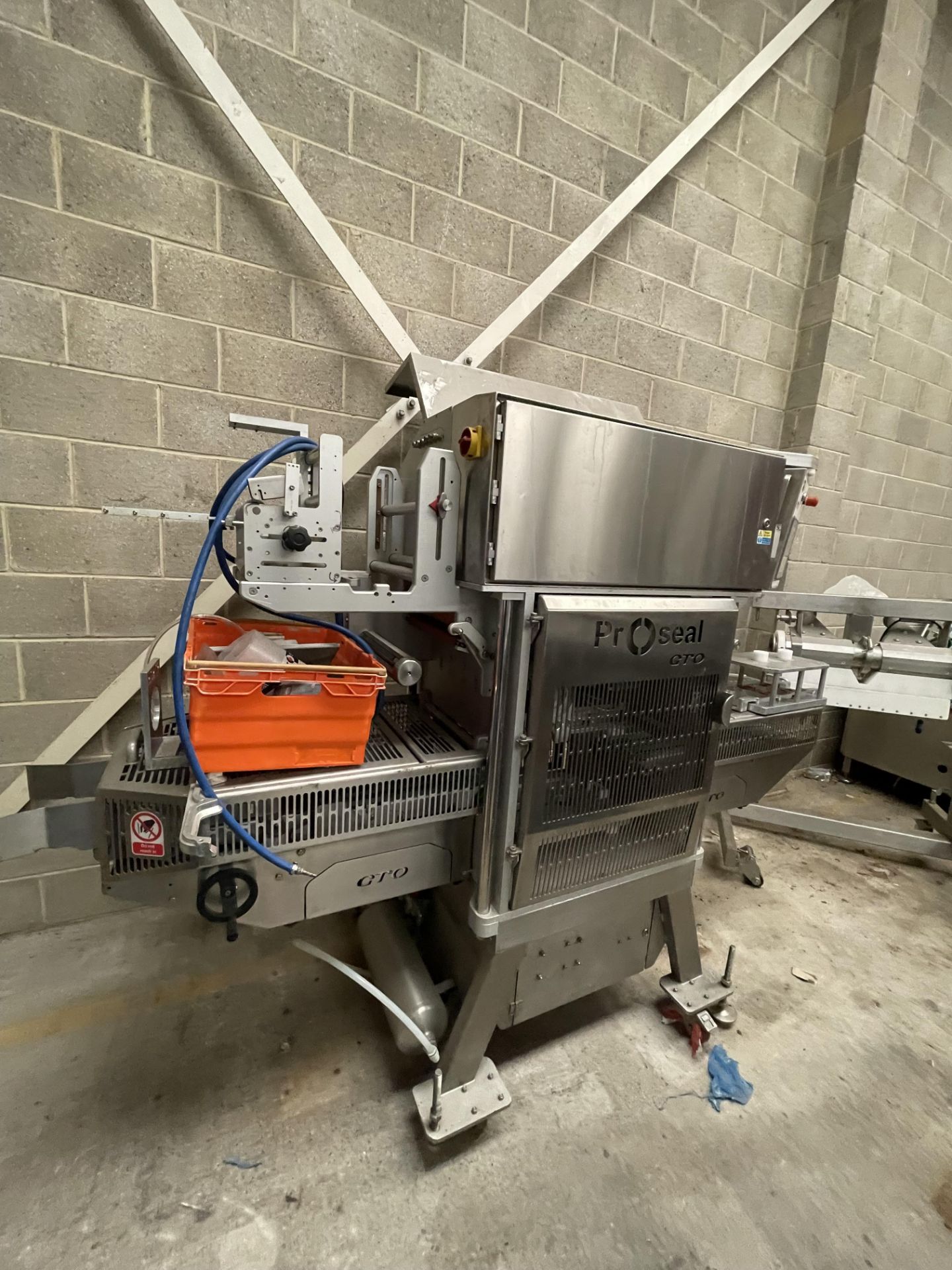 Proseal GTO Tray Sealing Machine, serial no. 2571, year of manufacture 2013, 400V, 6 bar max. - Image 2 of 5