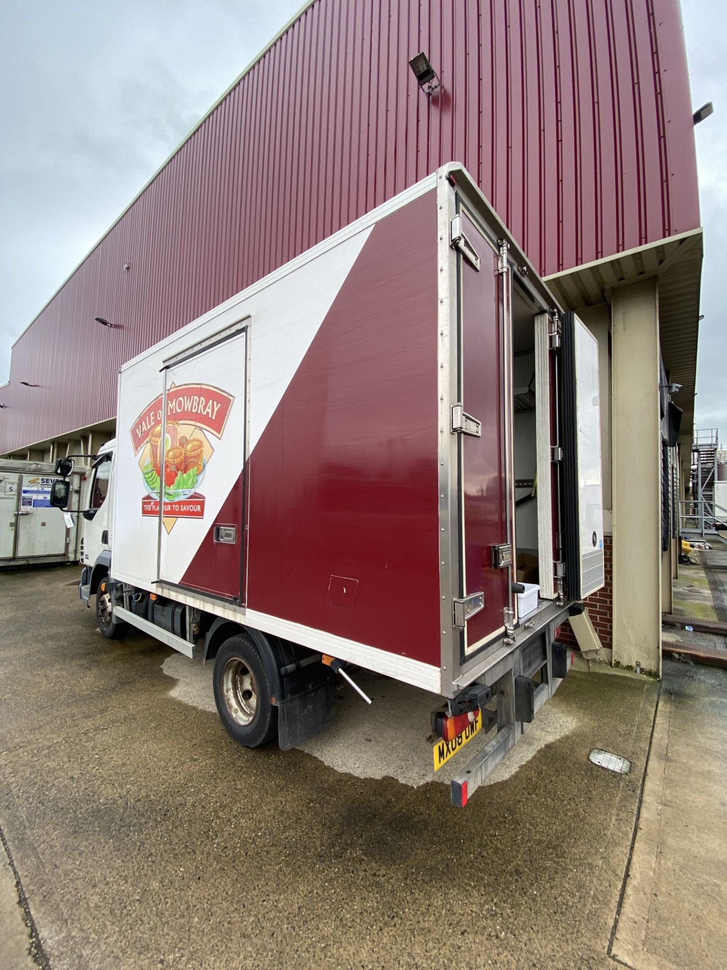 DAF LF 45.160 DIESEL REFRIGERATED RIGID TRUCK, registration no. MX08 OWF, date first registered 06/ - Image 4 of 8