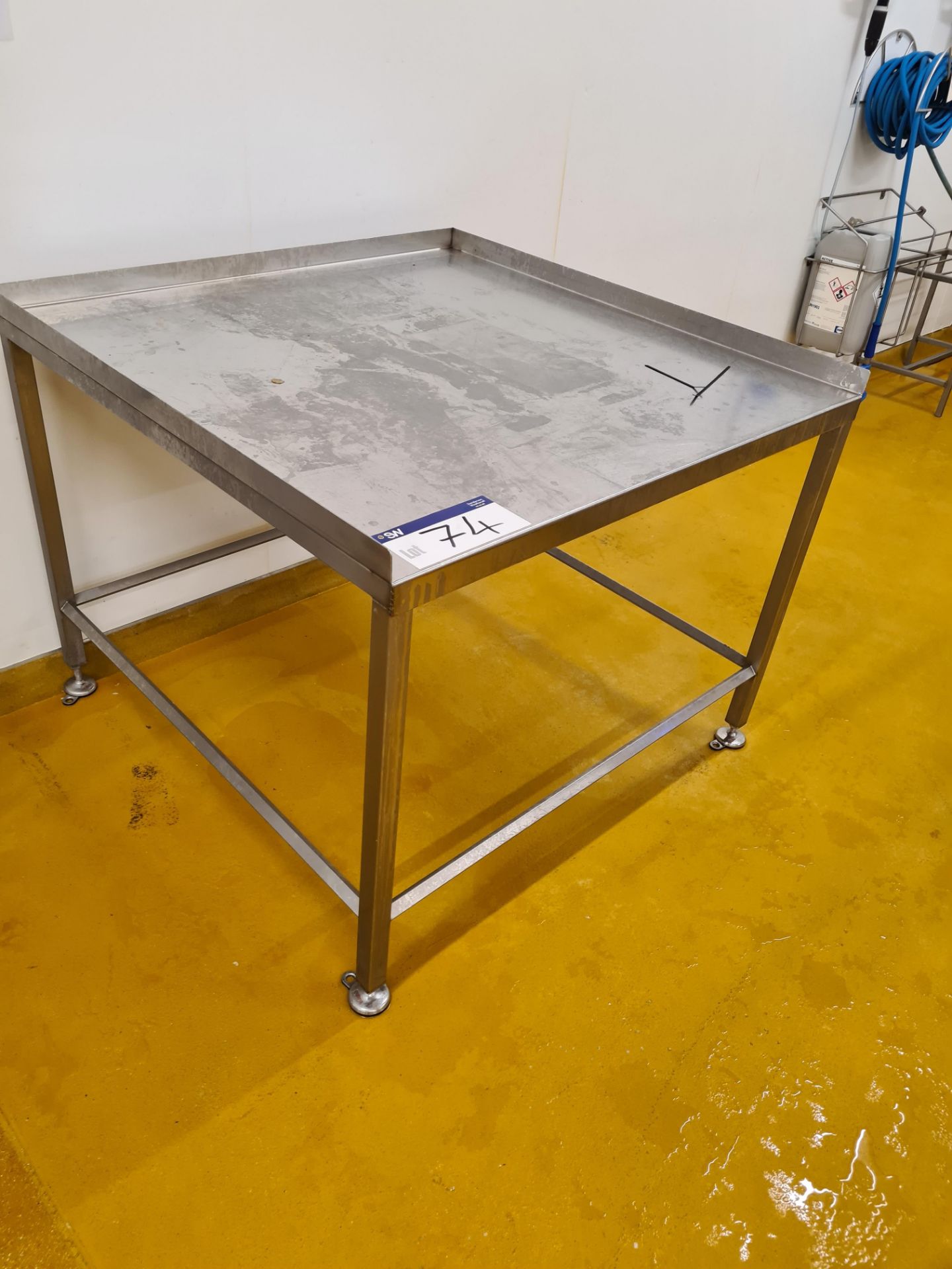 Stainless Steel Bench, approx. 1.2m x 1.2mPlease read the following important notes:- ***Overseas