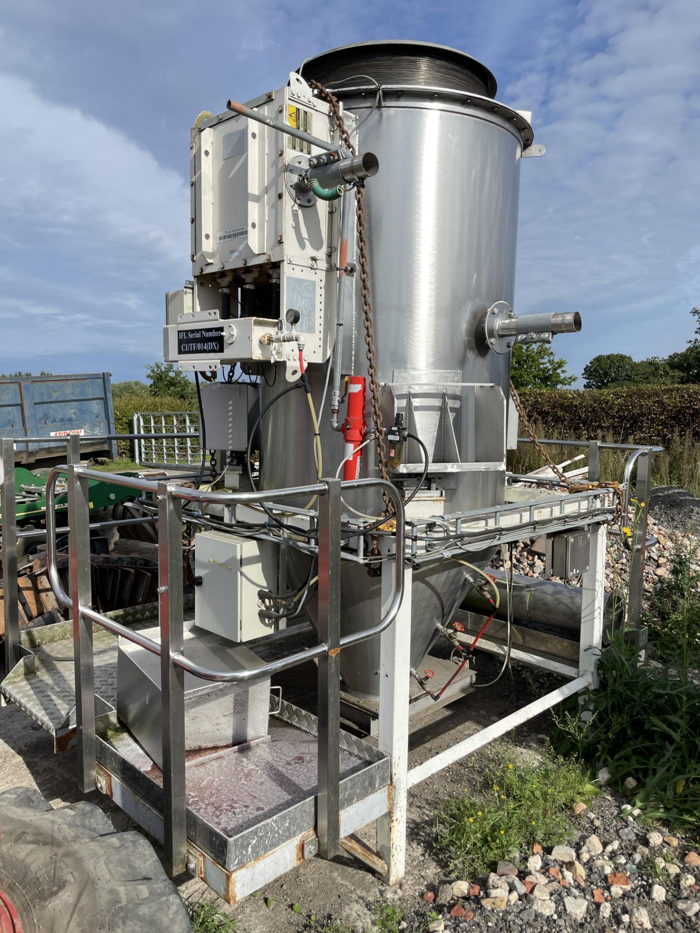 STAINLESS STEEL RECEIVING WEIGH HOPPER, approx. 1.