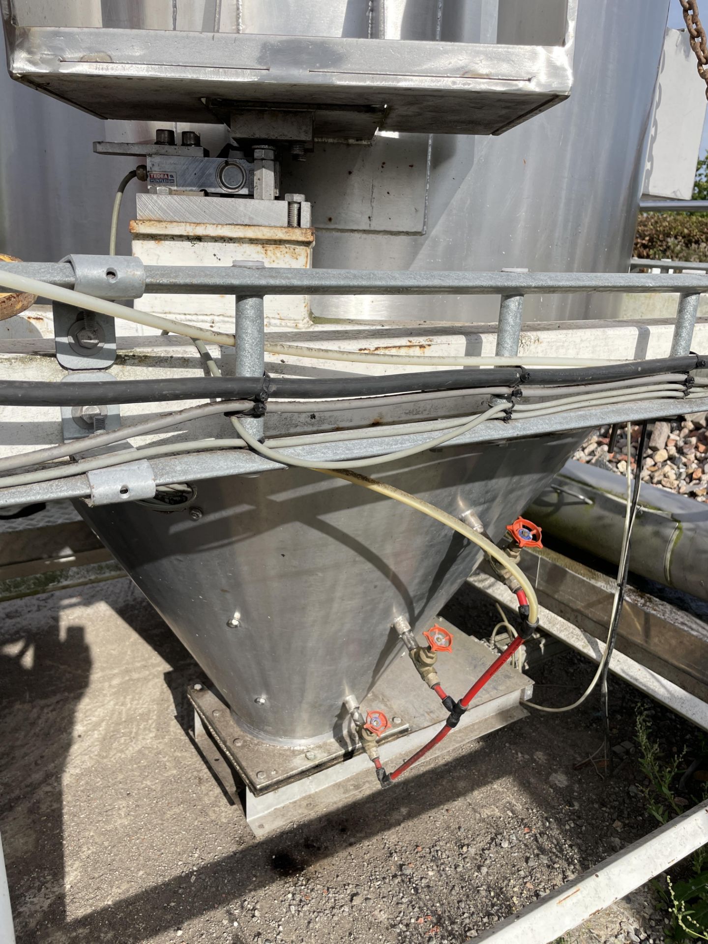 STAINLESS STEEL RECEIVING WEIGH HOPPER, approx. 1. - Image 3 of 7