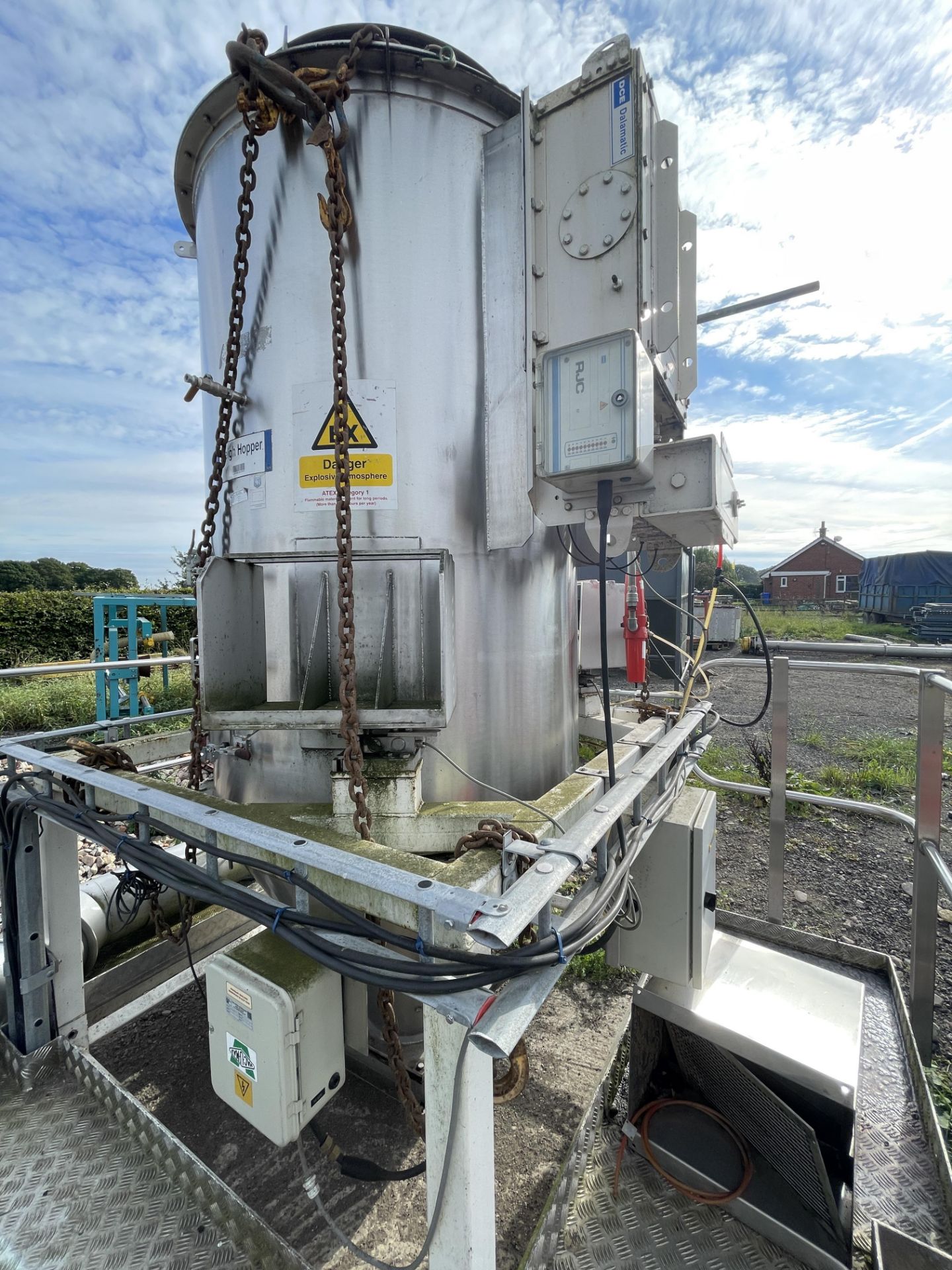 STAINLESS STEEL RECEIVING WEIGH HOPPER, approx. 1. - Image 7 of 7