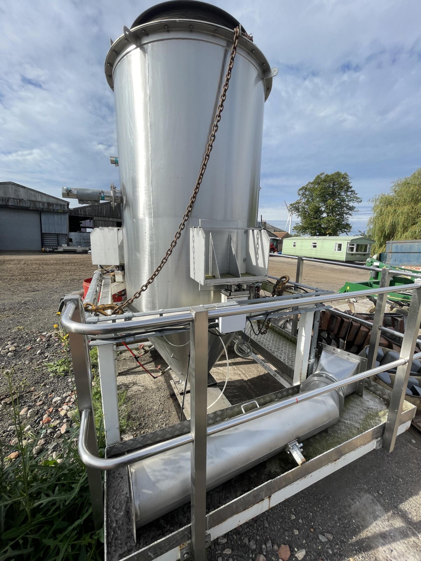 STAINLESS STEEL RECEIVING WEIGH HOPPER, approx. 1. - Image 4 of 7