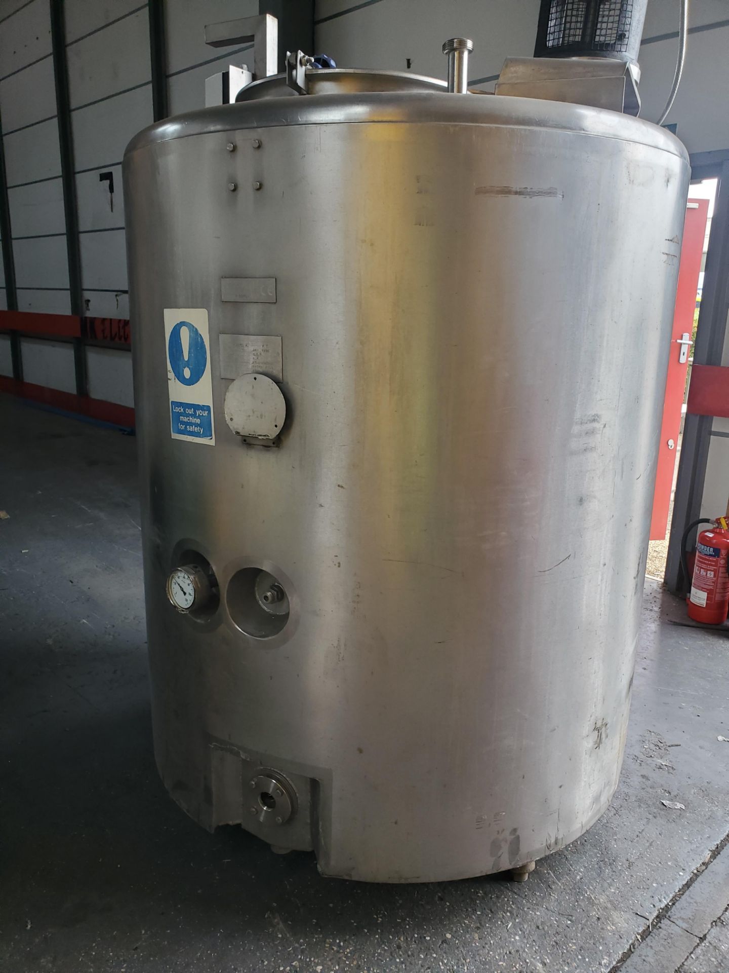 Mixer & Tank Large, slow speed stirrer, loading fr