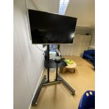 (SRL) Sony KDL-42W 654A LCD Television, with stand (no remote control) (located Islip Site, NN14