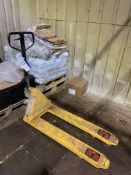 (KDM) Hand Hydraulic Pallet Truck (located Ringstead Mill, NN14 4BX)Please read the following