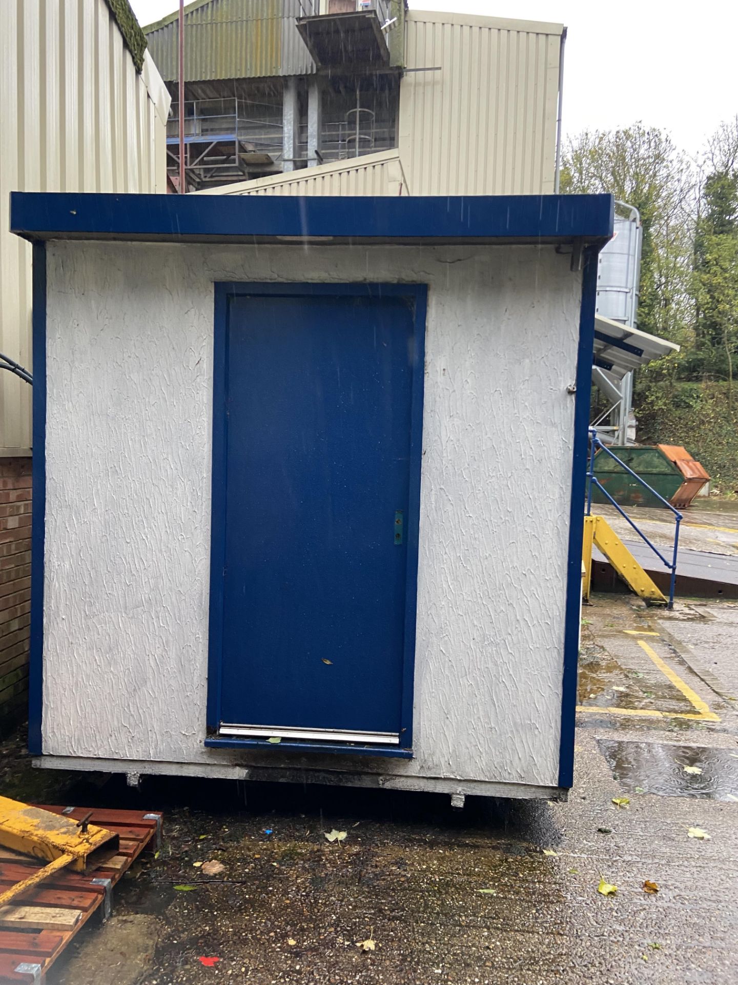 (KDM) Portable Jackleg Office Building, approx. 5m x 2.2m (reserve removal until contents - Image 3 of 7