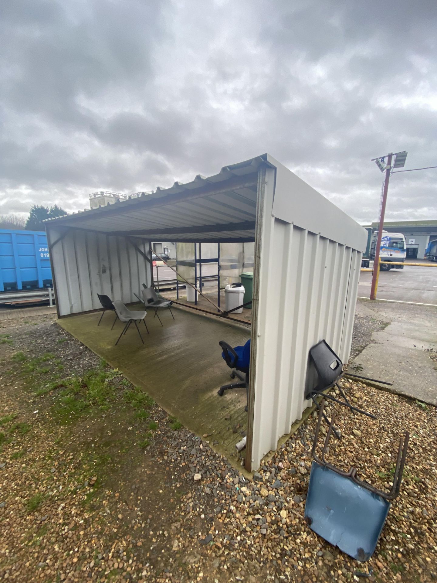 (AG-ENG) Bolted Steel Framed Smoking Shelter, approx. 5.5m x 2.5m x 2.2m highPlease read the