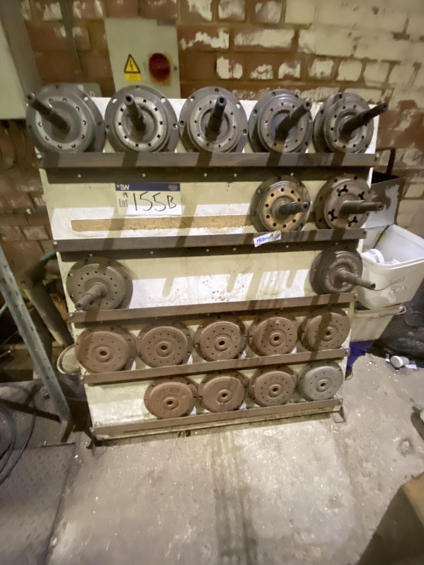 (AG-ENG) ASSORTED EXTRUDER FACE KNIVES, as set out on two racks and floor (in boiler house - Image 3 of 4