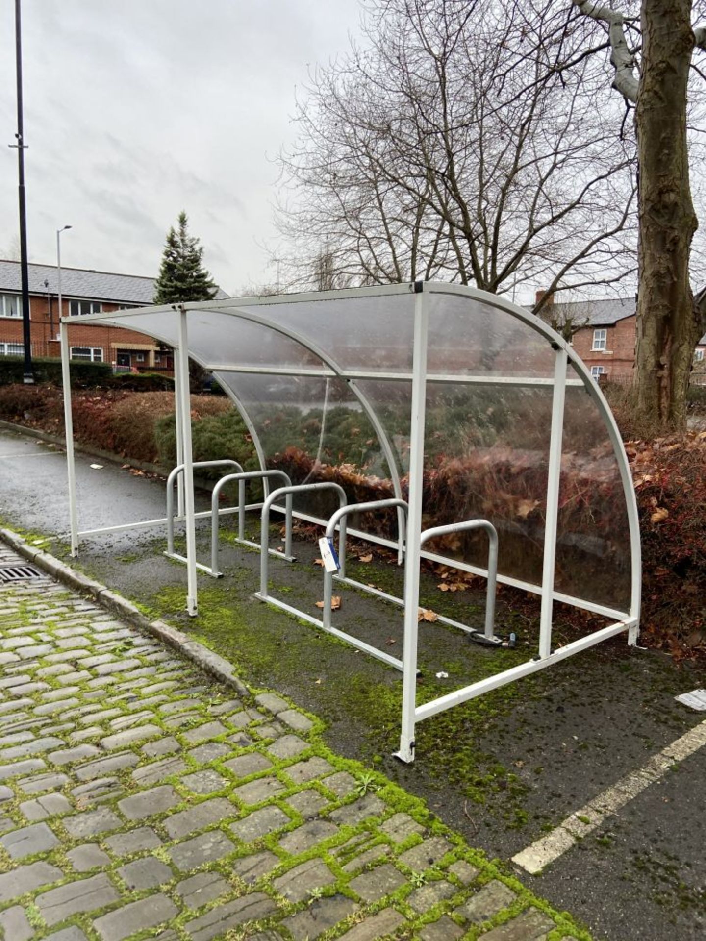 Steel Framed Bicycle Shelter, four approx. 4050mm wide x approx. 2m x 2m high, with bike - Bild 2 aus 2