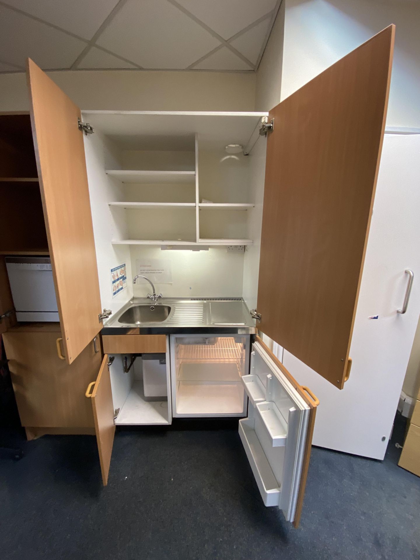 Multi-door Kitchen Unit, comprising cabinet approx. 1.6m wide, fitted sink, refrigerator, electric - Bild 2 aus 4