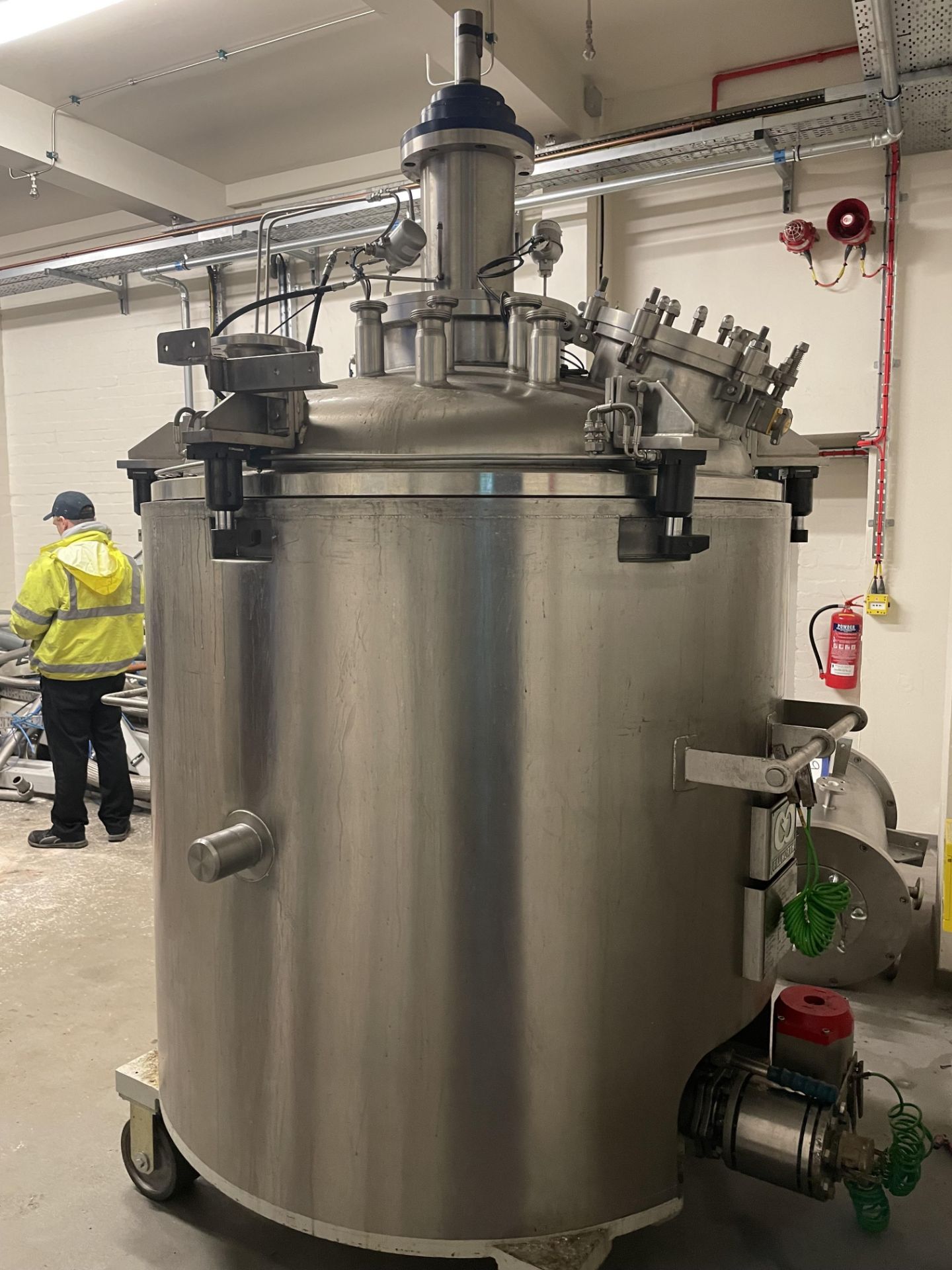 Fillworth STAINLESS STEEL 300 litre CHANGE PAN MOB - Image 2 of 5