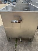 Stainless Steel Compartment Tank, with removable wire partitions for cooling water, with bottom