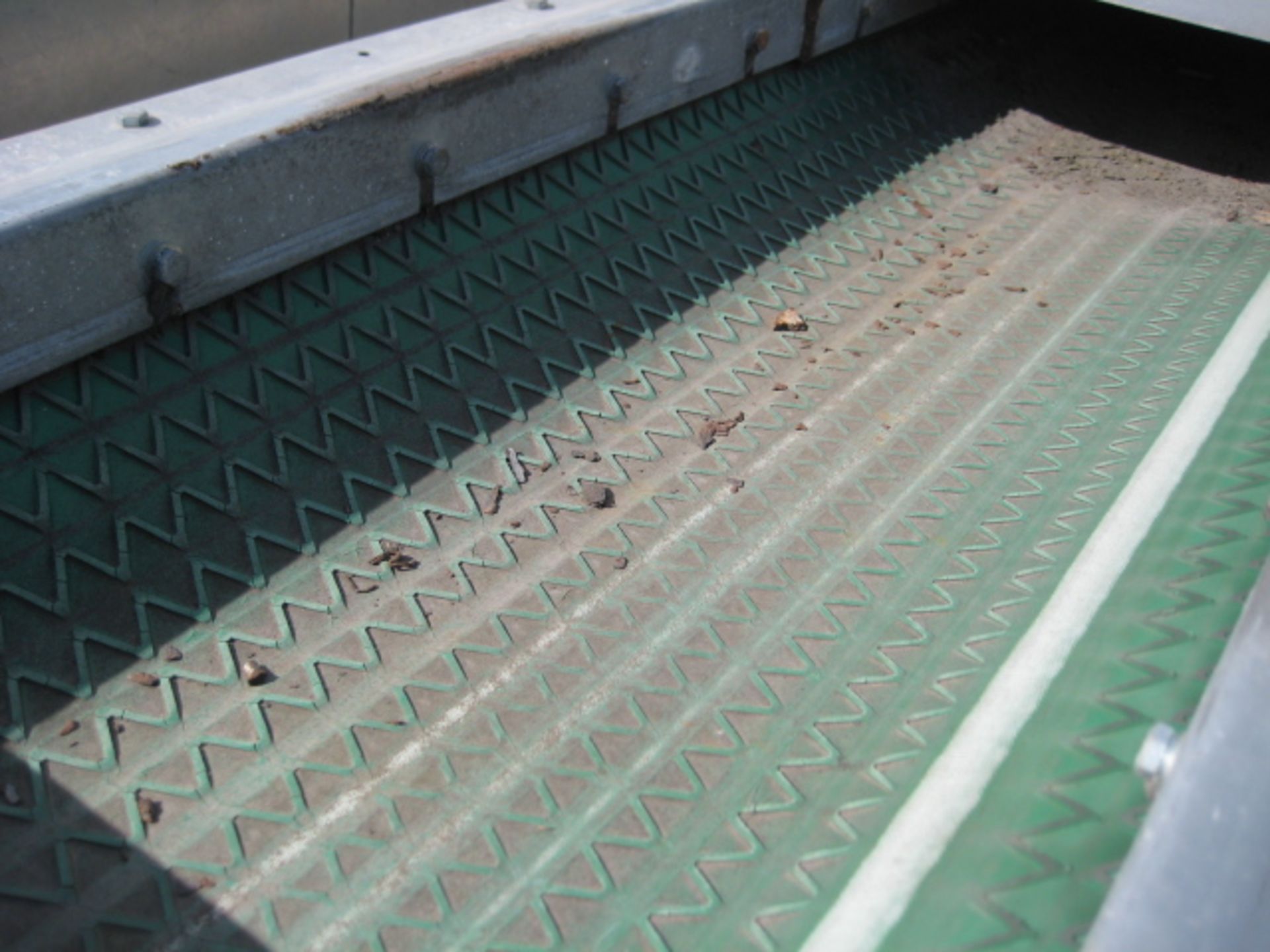 Troughed Belt Conveyor, with galvanised case. The troughed belt is 450mm wide but there are internal - Image 3 of 6