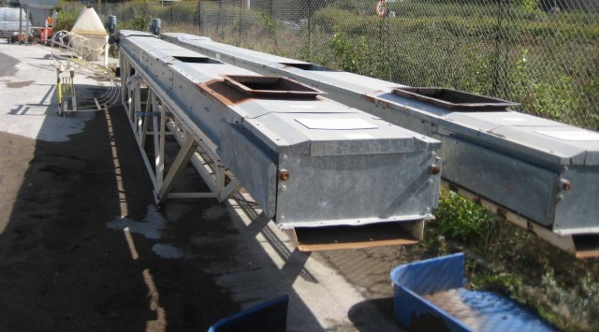 Troughed Belt Conveyor, with galvanised case. The troughed belt is 450mm wide but there are internal - Image 6 of 6