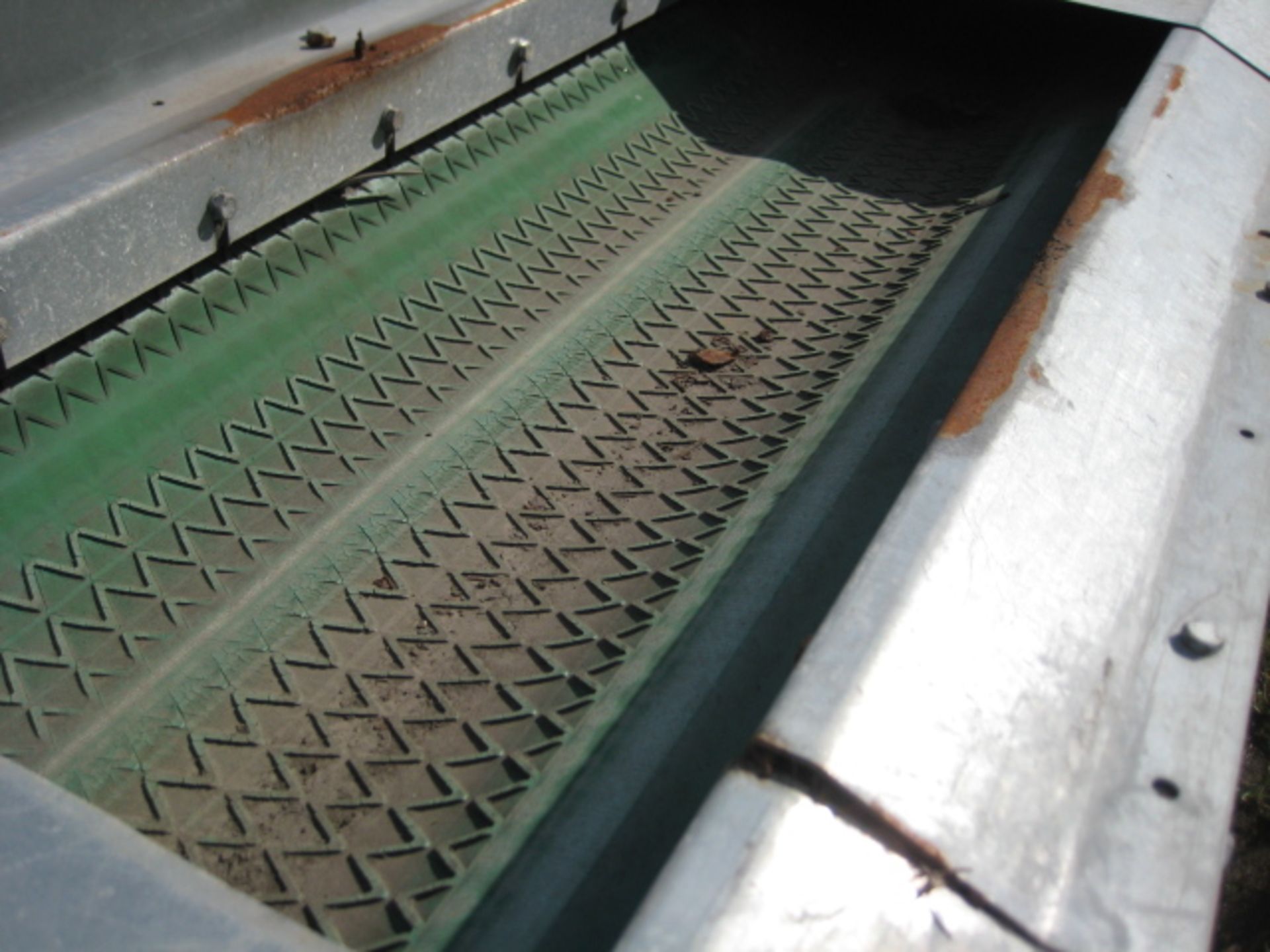 Troughed Belt Conveyor, with galvanised case. The troughed belt is 450mm wide but there are internal - Image 5 of 6