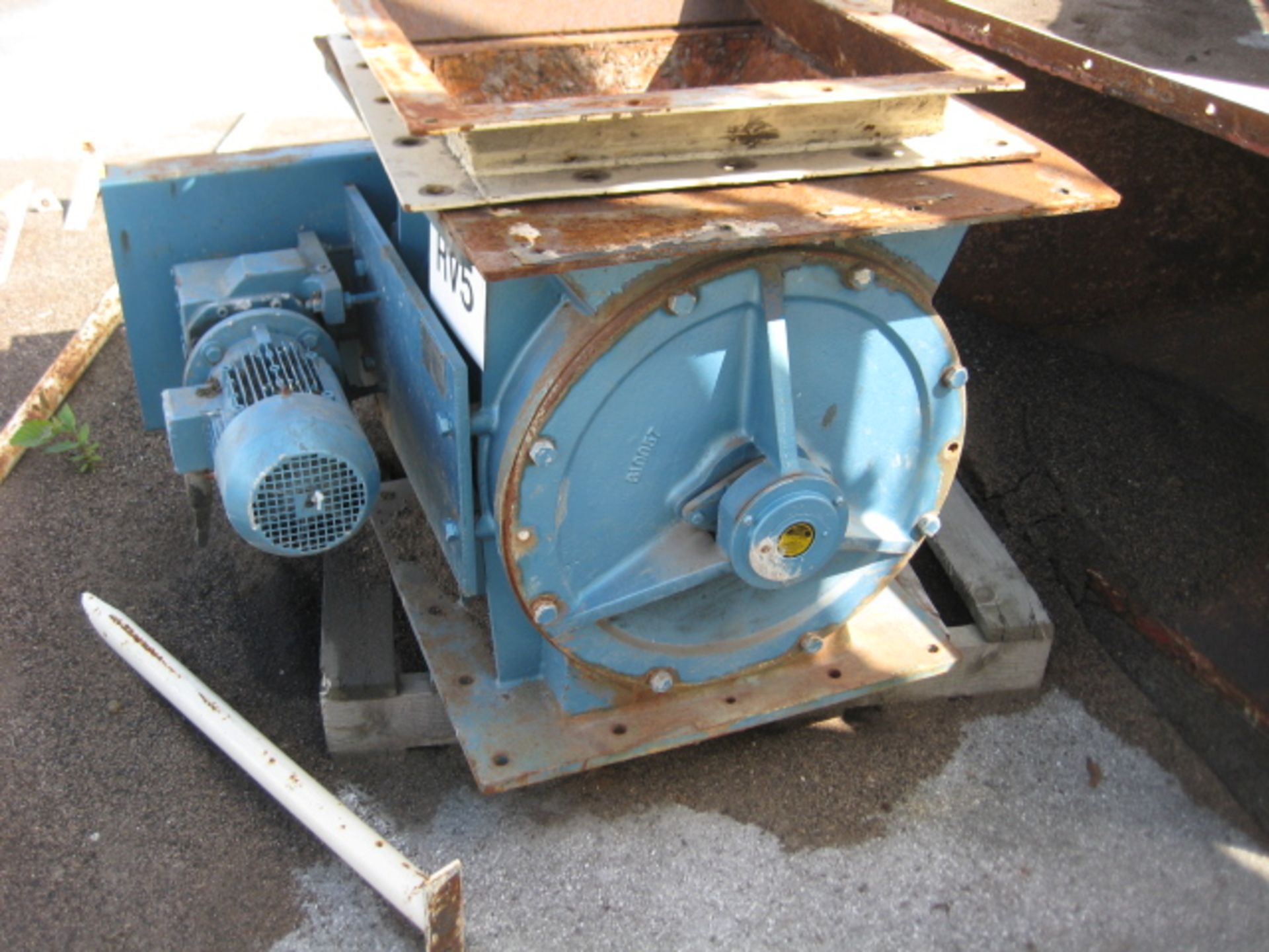 Rotolok Rotary Valves, with 2.2kw geared drive giving a rotor speed of 18 rpm. The valve has a 500mm - Image 3 of 5