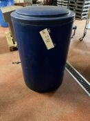 Blue Plastic Lidded Tank, approx. 0.8m dia. x 1.1m high, lift out charge £20, lot located in Bury St