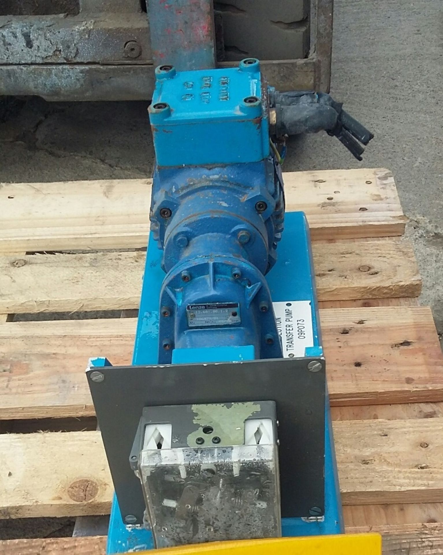 Watson Marlow 501-DIB Hose Pump driven by a geared unit which is 0.25 kw through a gearbox giving - Image 2 of 4