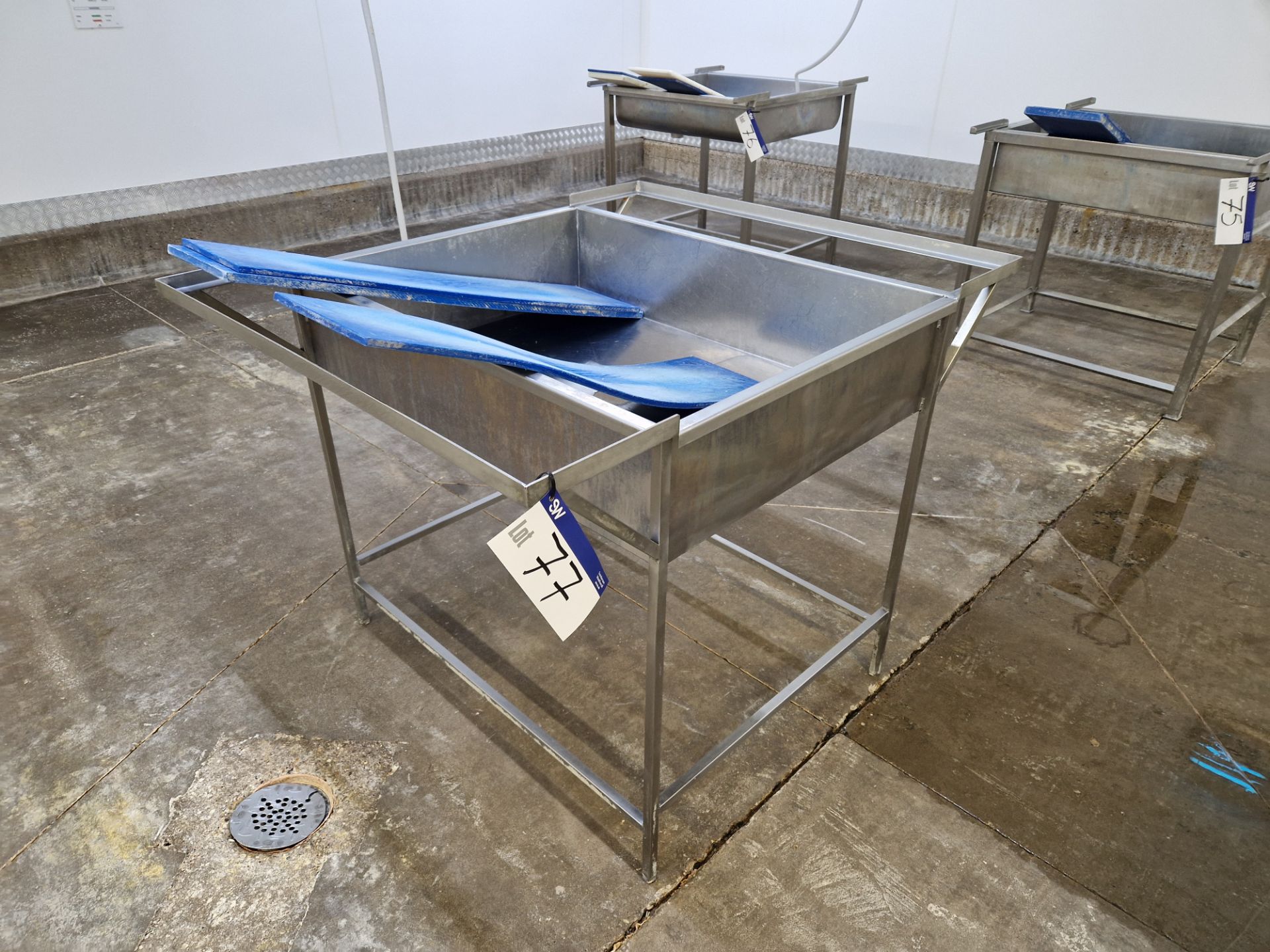 Stainless Steel Filleting Trough, approx. 1m x 1mPlease read the following important notes:- ***