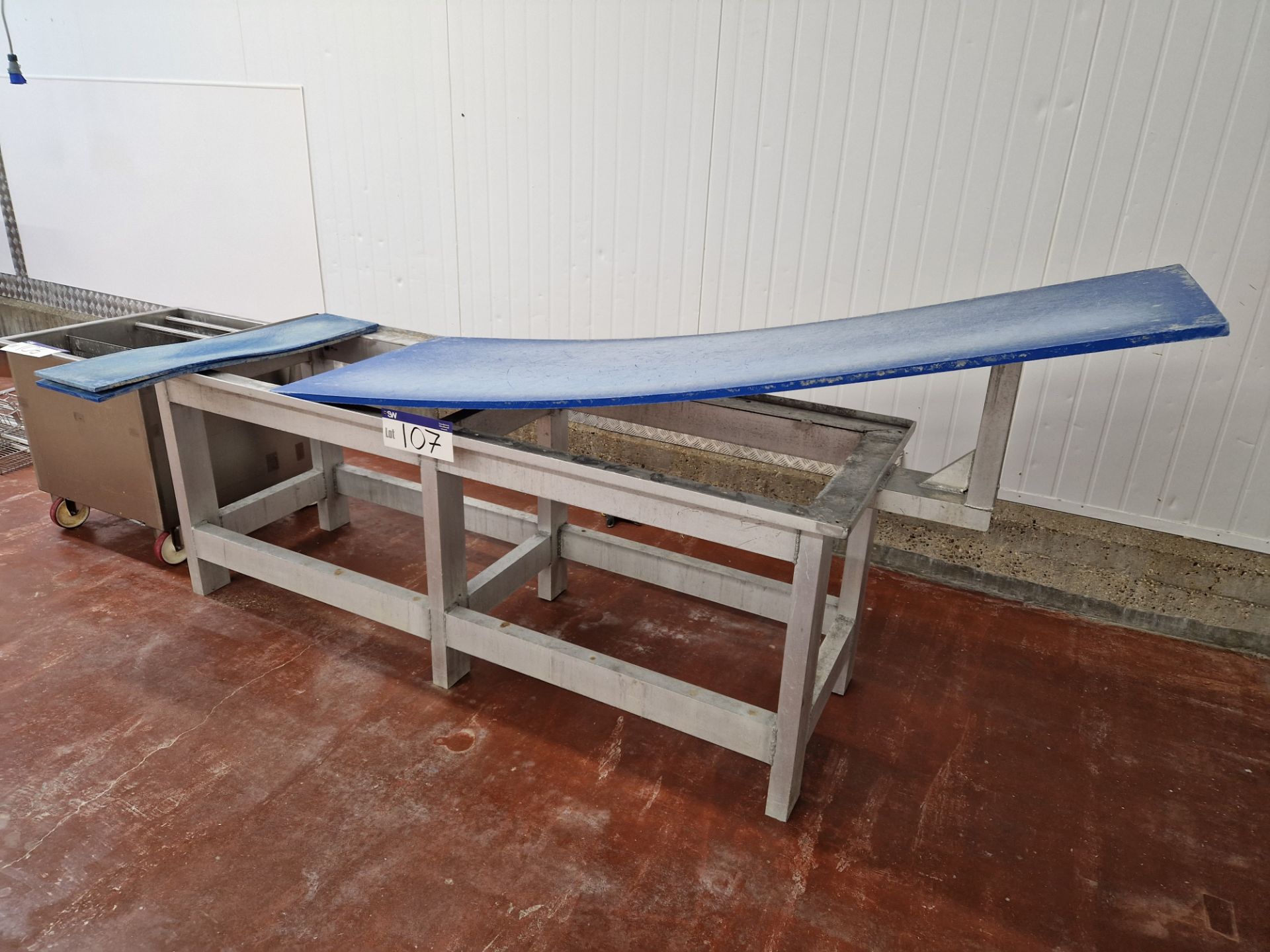 Aluminium Prep Station, approx. 2.3m x 0.75m x 1.1m, with plastic prep board, approx. 2.08m x 0. - Image 2 of 3