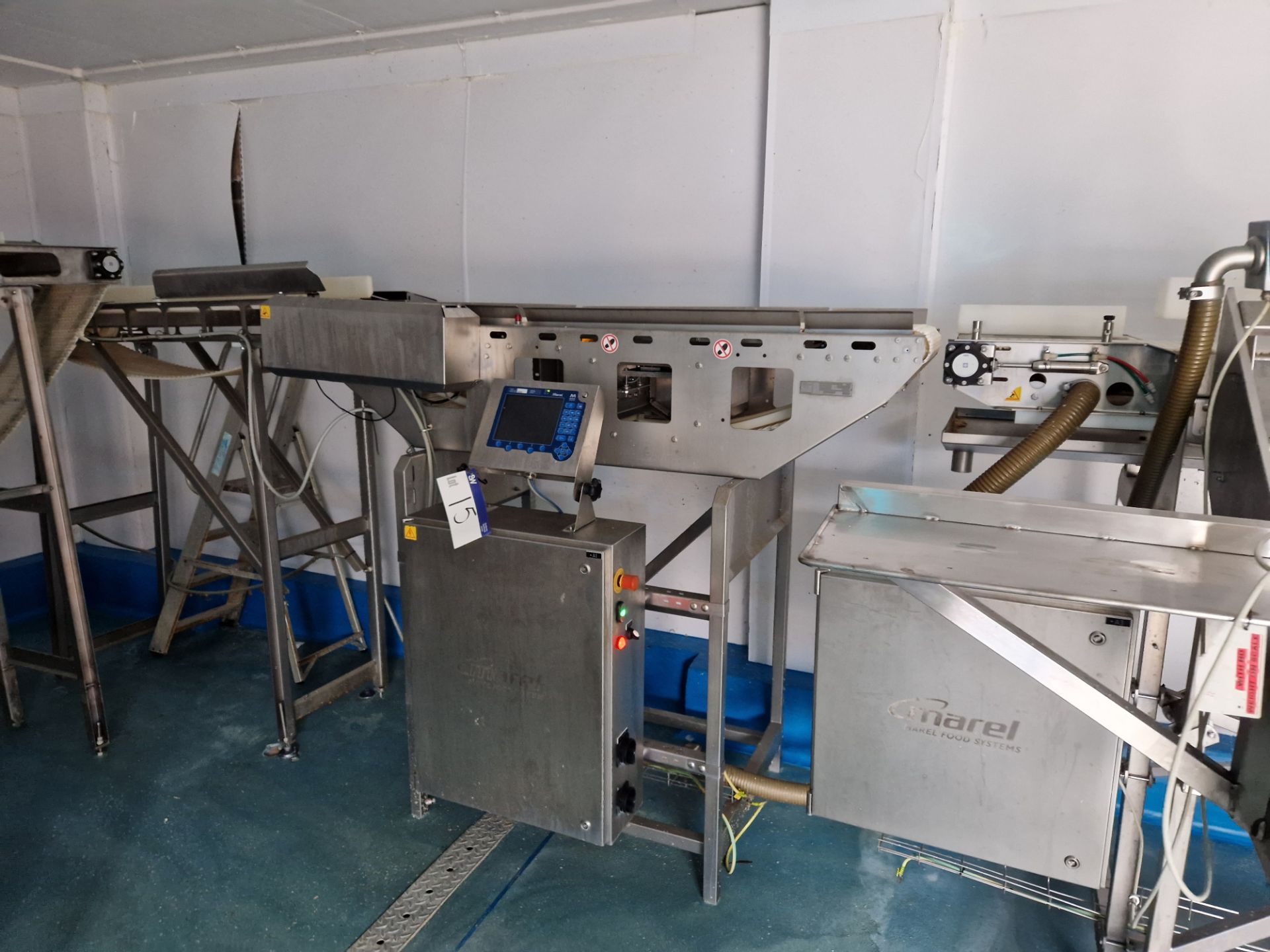 Marel Food Systems M3000 Six Station Fish Grader, serial no. A065228, year of manufacture 2009, - Image 2 of 11