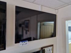 Panasonic 40in. Flat Screen Television, with remote controlPlease read the following important