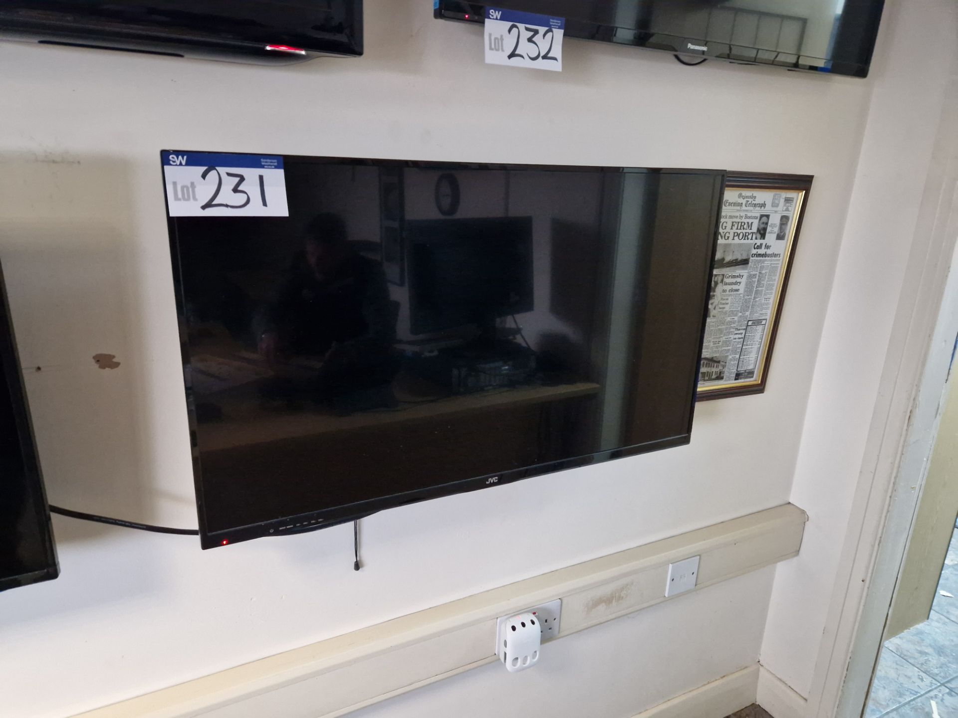 JVC 39in. Flat Screen Television, with remote controlPlease read the following important