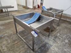 Stainless Steel Filleting Trough, approx. 1m x 1mPlease read the following important notes:- ***