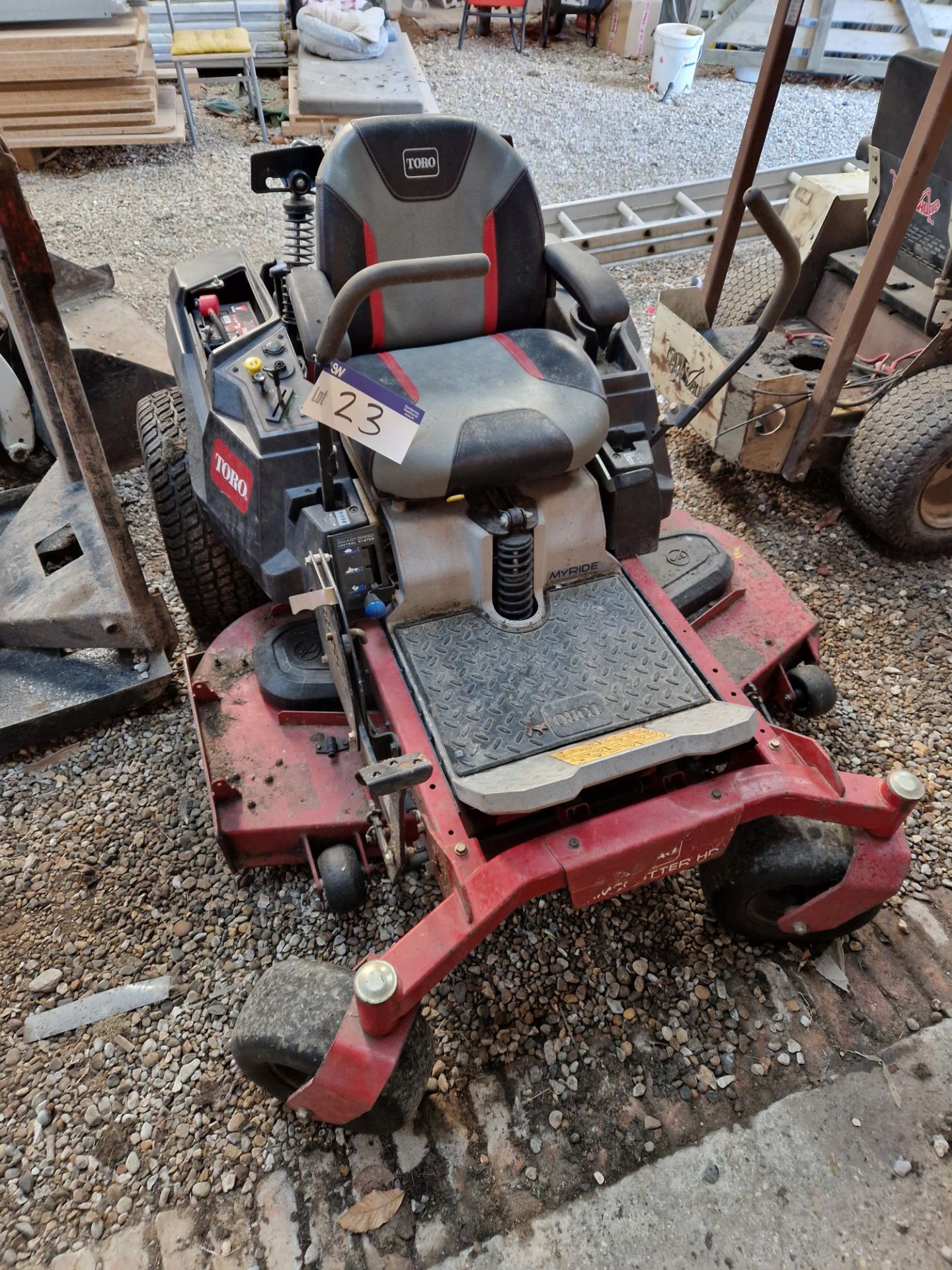 Toro 74867 Timecutter HD Ride on Mower, Serial no. 402800712, Yom 2013Please read the following