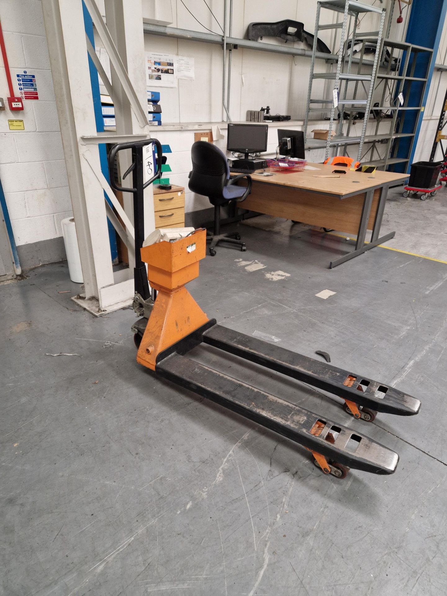 Pallet Truck with YAOHUA Digital ScalesPlease read the following important notes:-Collections will - Image 2 of 2