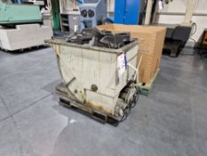 LANGTONS 0.5 Forklift Tipping Skip, SWL 600kg, Serial No. 5695Please read the following important