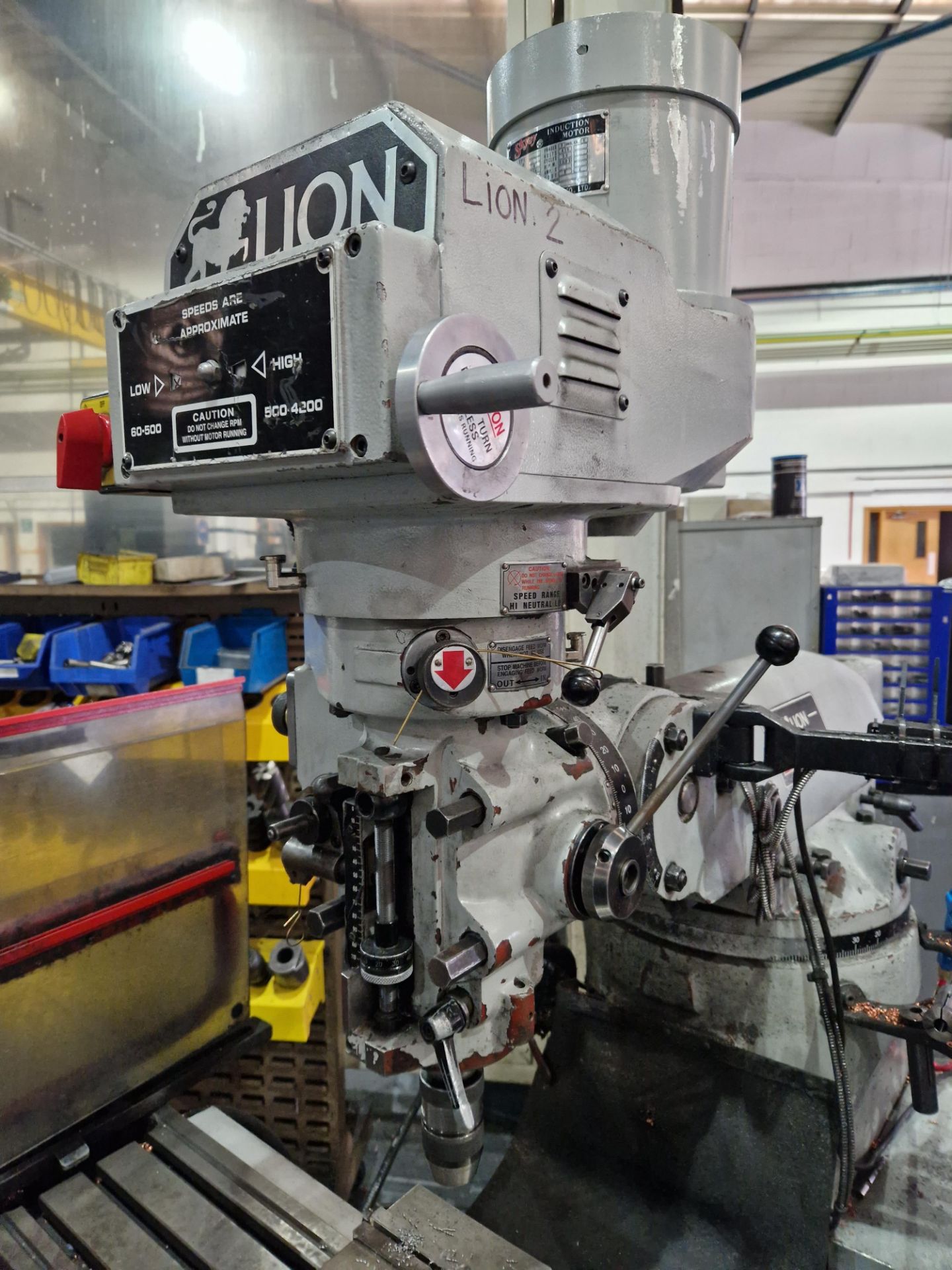 LION 2VS Universal Head Milling Machine with NEWALL DP 700 Digital Read Out, c/w Machine Vice, 2 - Bild 6 aus 8