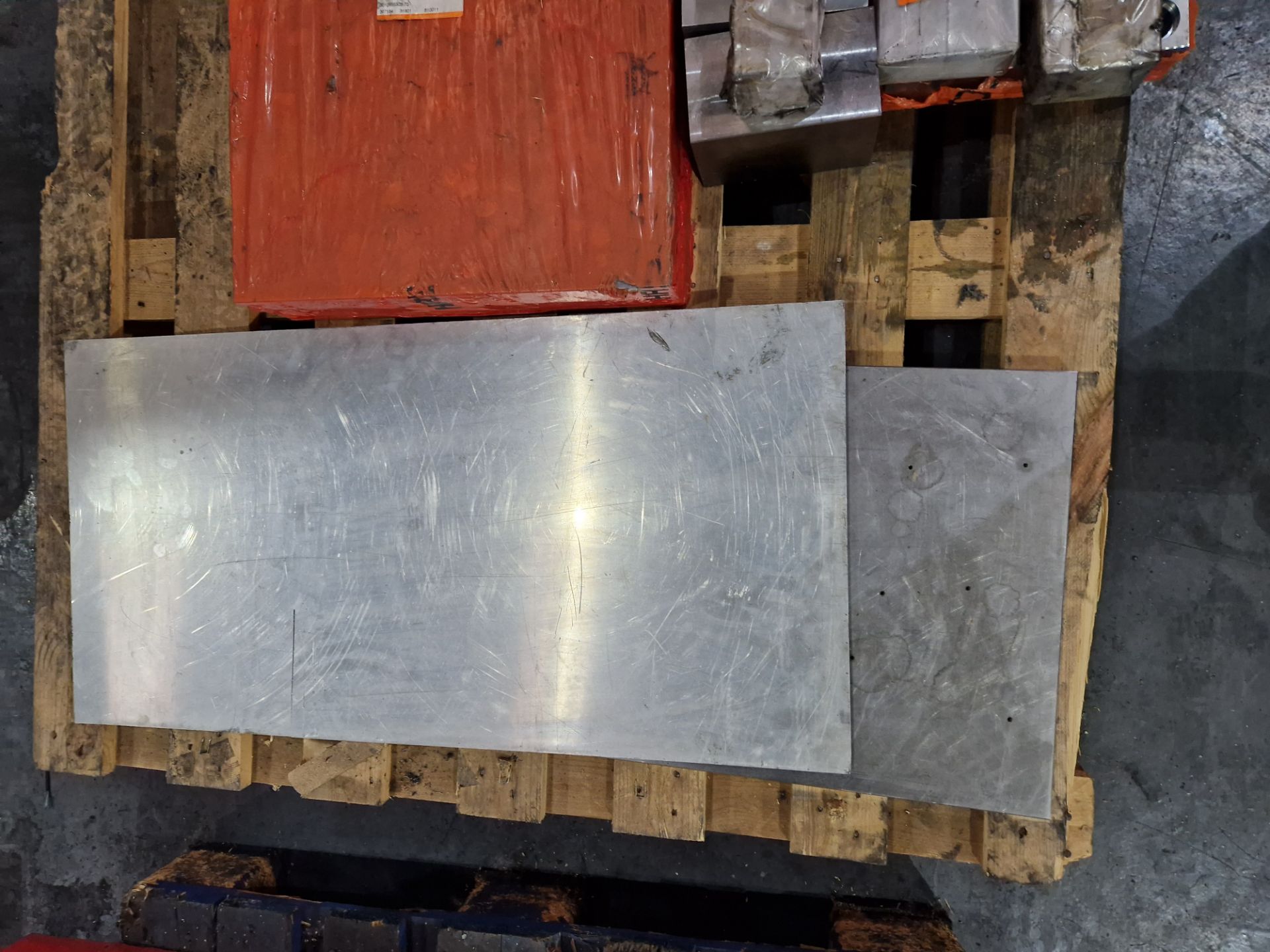 Pallet containing Four Blocks of H13 Steel, HASCO MS43383 Mild Steel, HASCO Steel Blocks, - Image 4 of 4