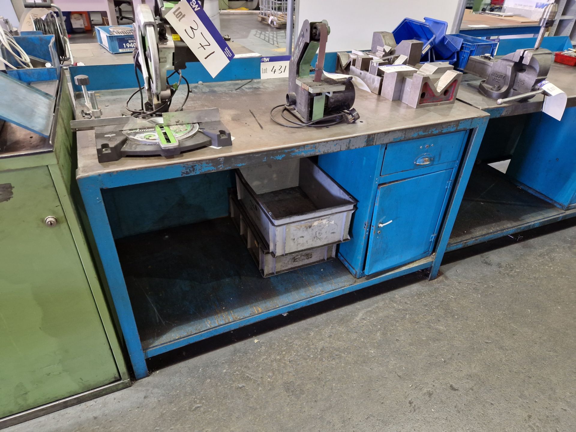 Steel Pedestal Two Tier Workbench, Approx. 1.55m x 0.8m x 0.9mPlease read the following important