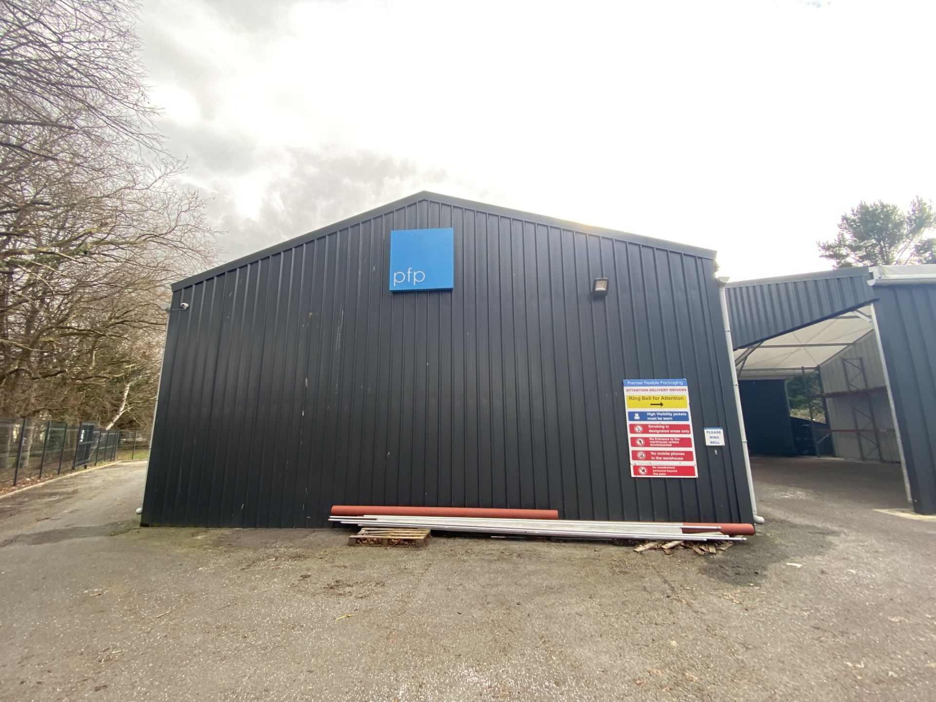 ALLOY PORTAL FRAMED TEMPORARY INDUSTRIAL BUILDING, approx. 16m x 10.7m x 4.8m high (eaves), 6.7m - Image 2 of 8