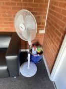 Pedestal Fan, with plant potPlease read the following important notes:-Cable is not included with