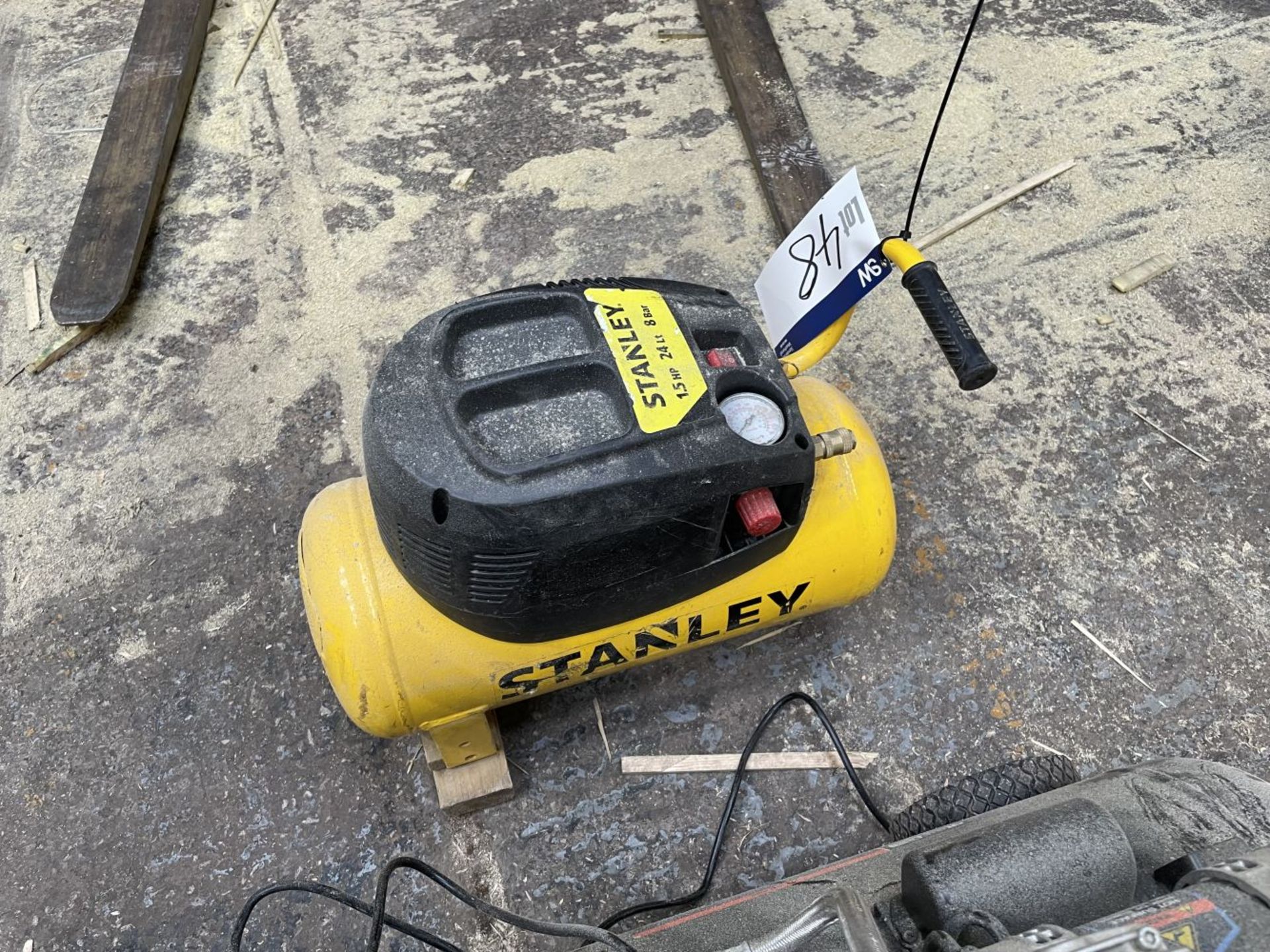 Stanley SPA-VIA Mobile Receiver Mounted Air Compressor, 240VPlease read the following important