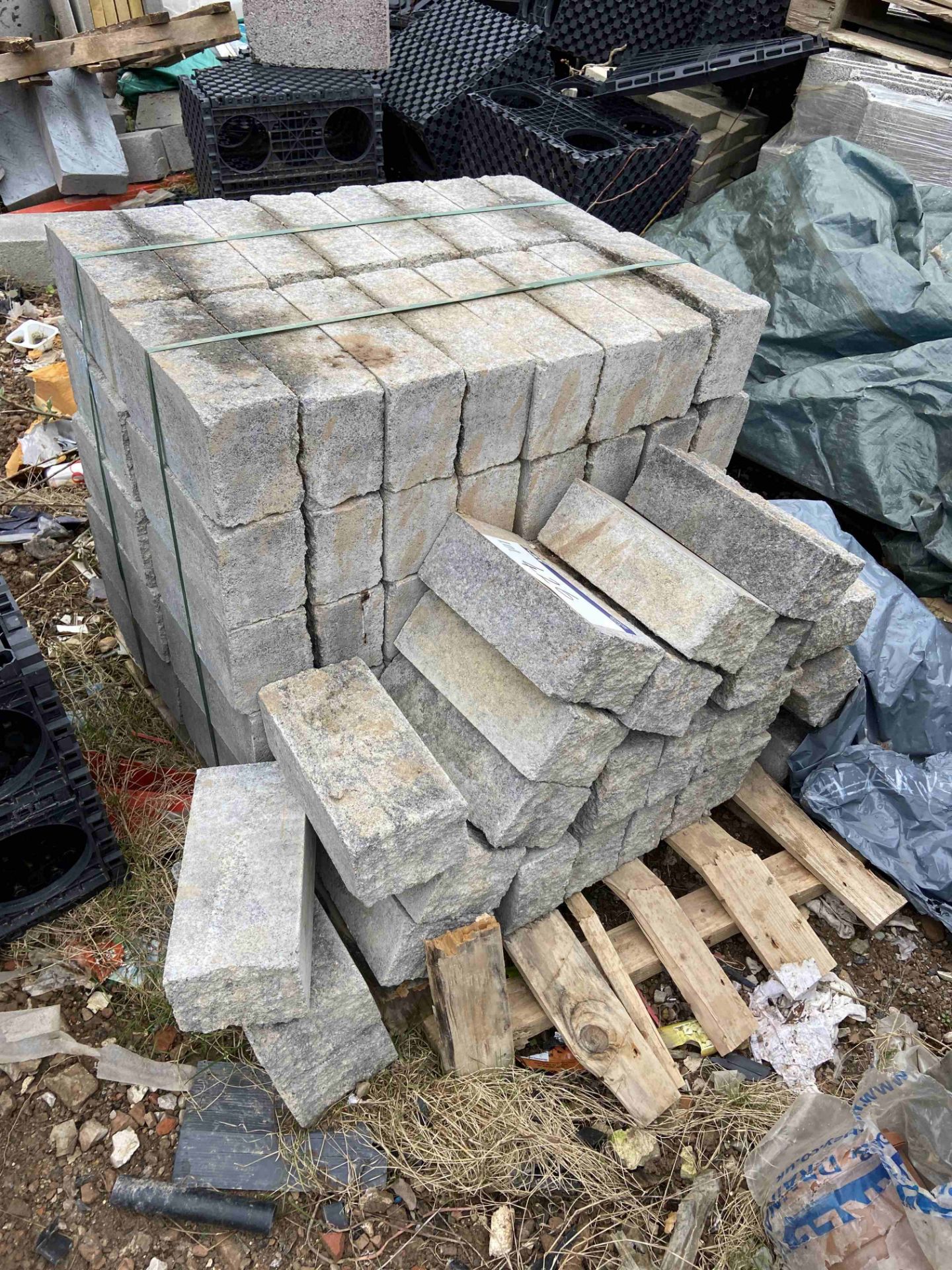 Assorted Stone Bricks, as set out on one palletPlease read the following important notes:- ***