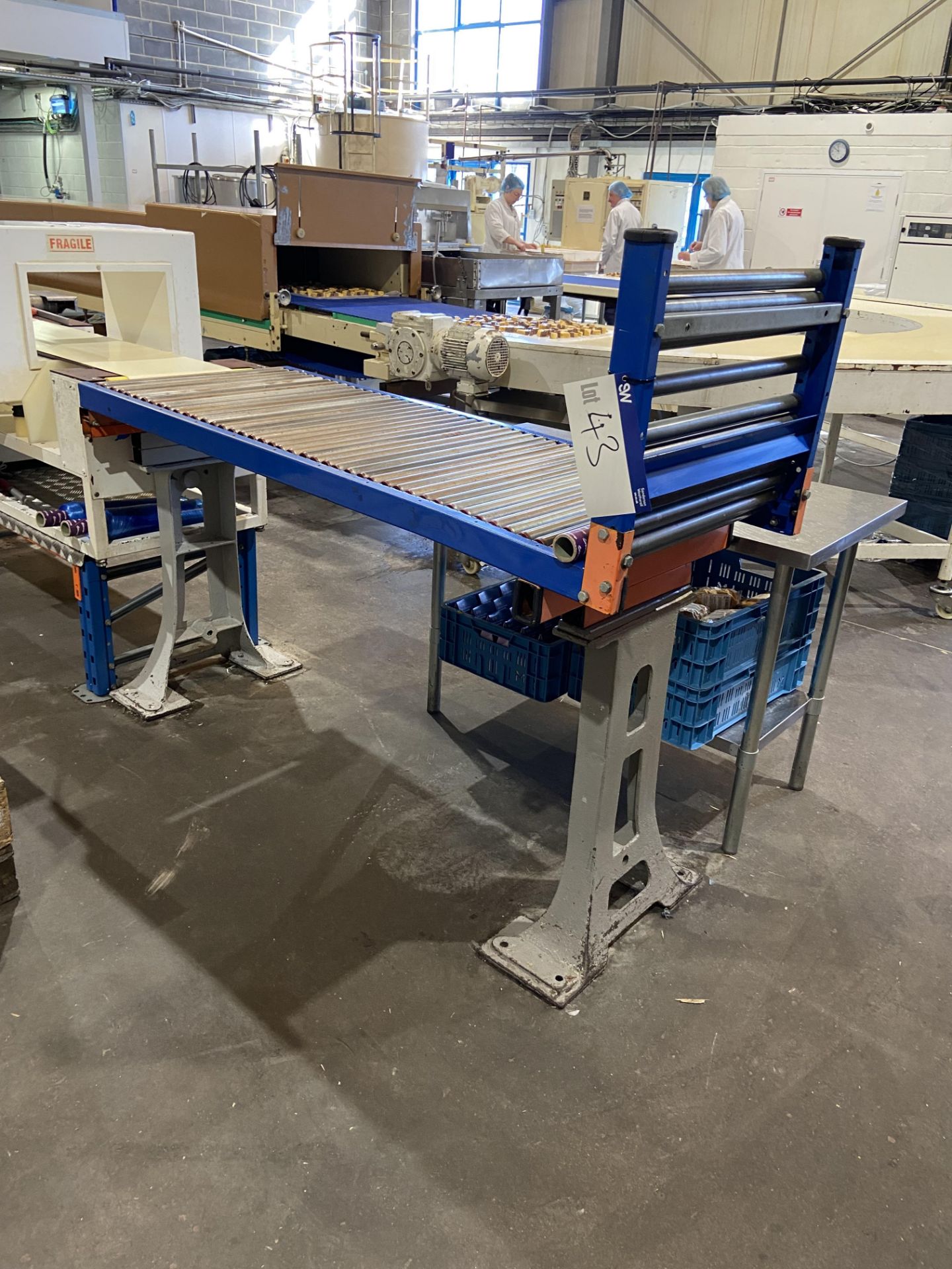 Gravity Roller Conveyor, approx. 2.2m x 600mm wide on rollersPlease read the following important