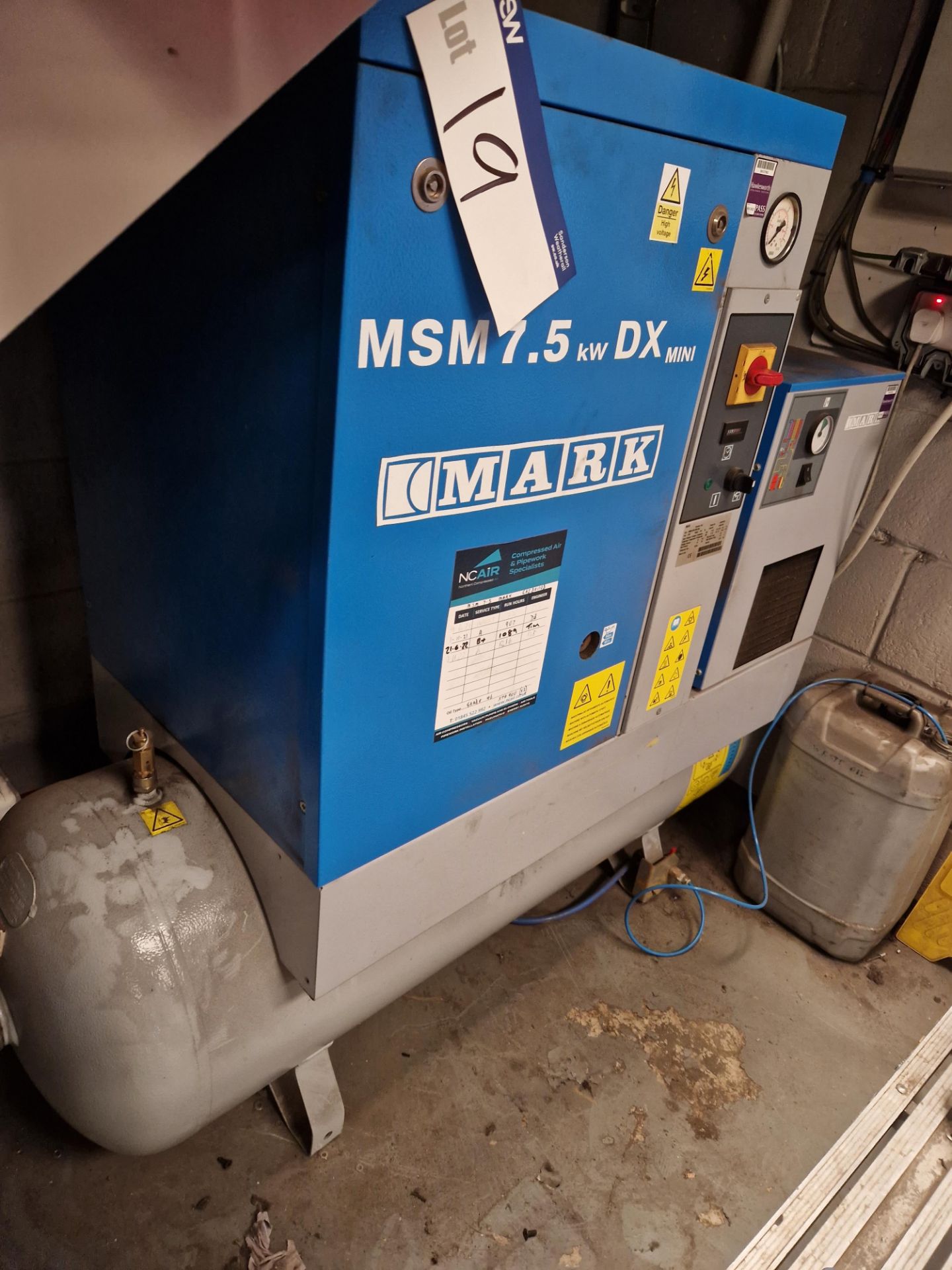 MARK MSM 7.5kw DX 200L Min Receiver Mounted Rotary Screw Air Compressor c/w Air Drier, Serial No - Image 2 of 4