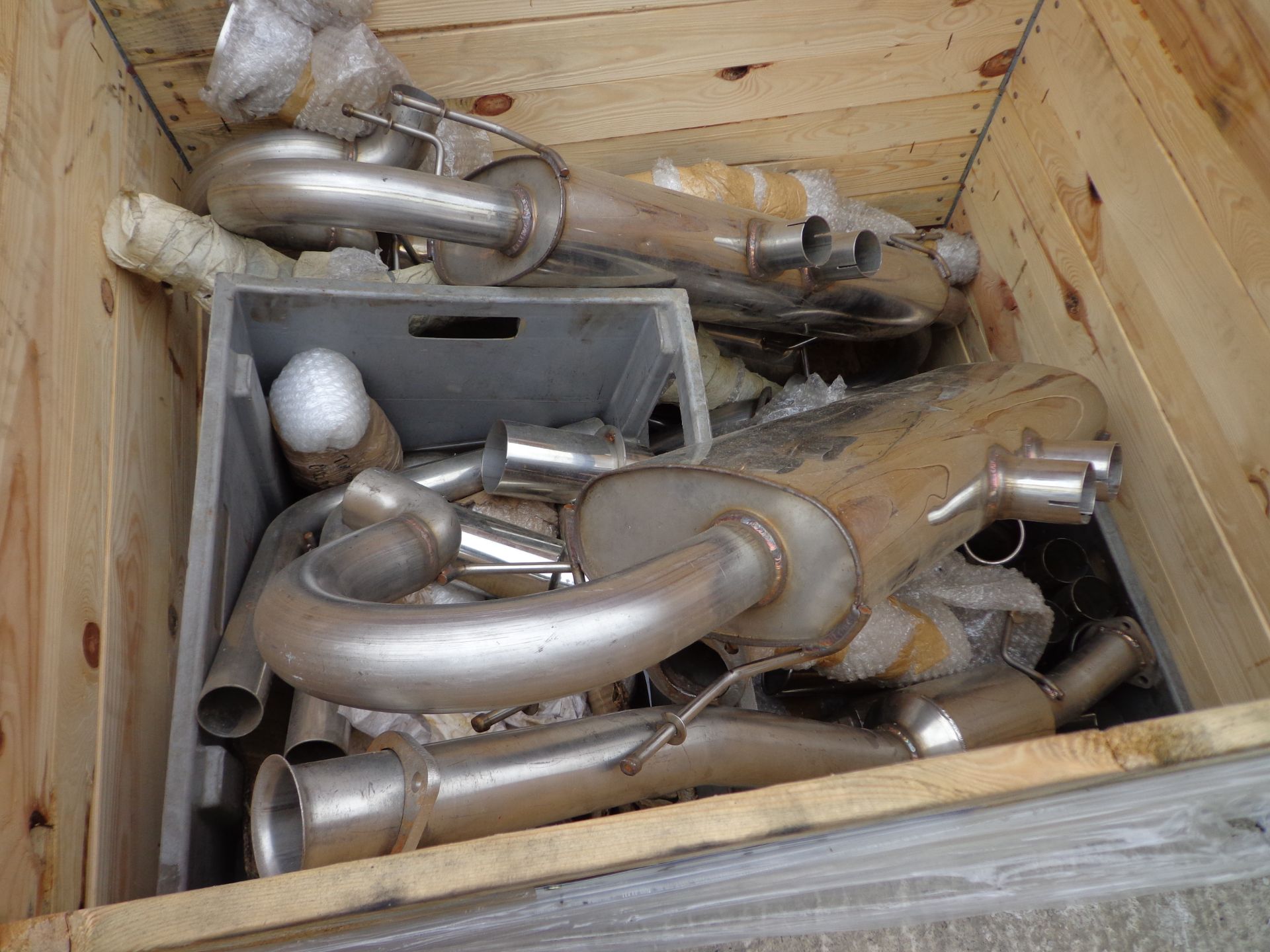 Pallet Box of RANGE ROVER Stainless Steel Exhust Pipe and Fittings (Unused)Please read the following