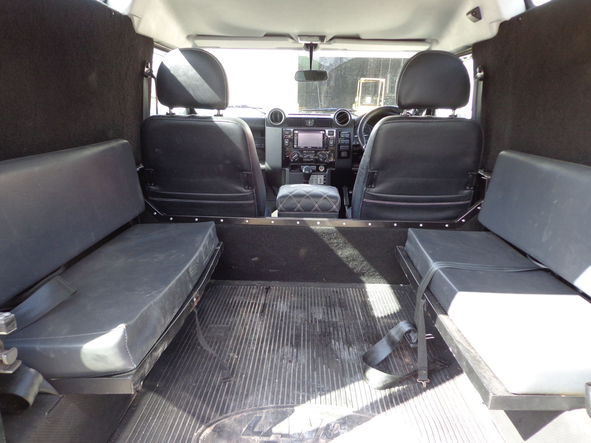 LAND ROVER Defender 90 County Hard Top c/w External Roll Cage, Brown Leather Seating, Reg. - Bild 10 aus 10