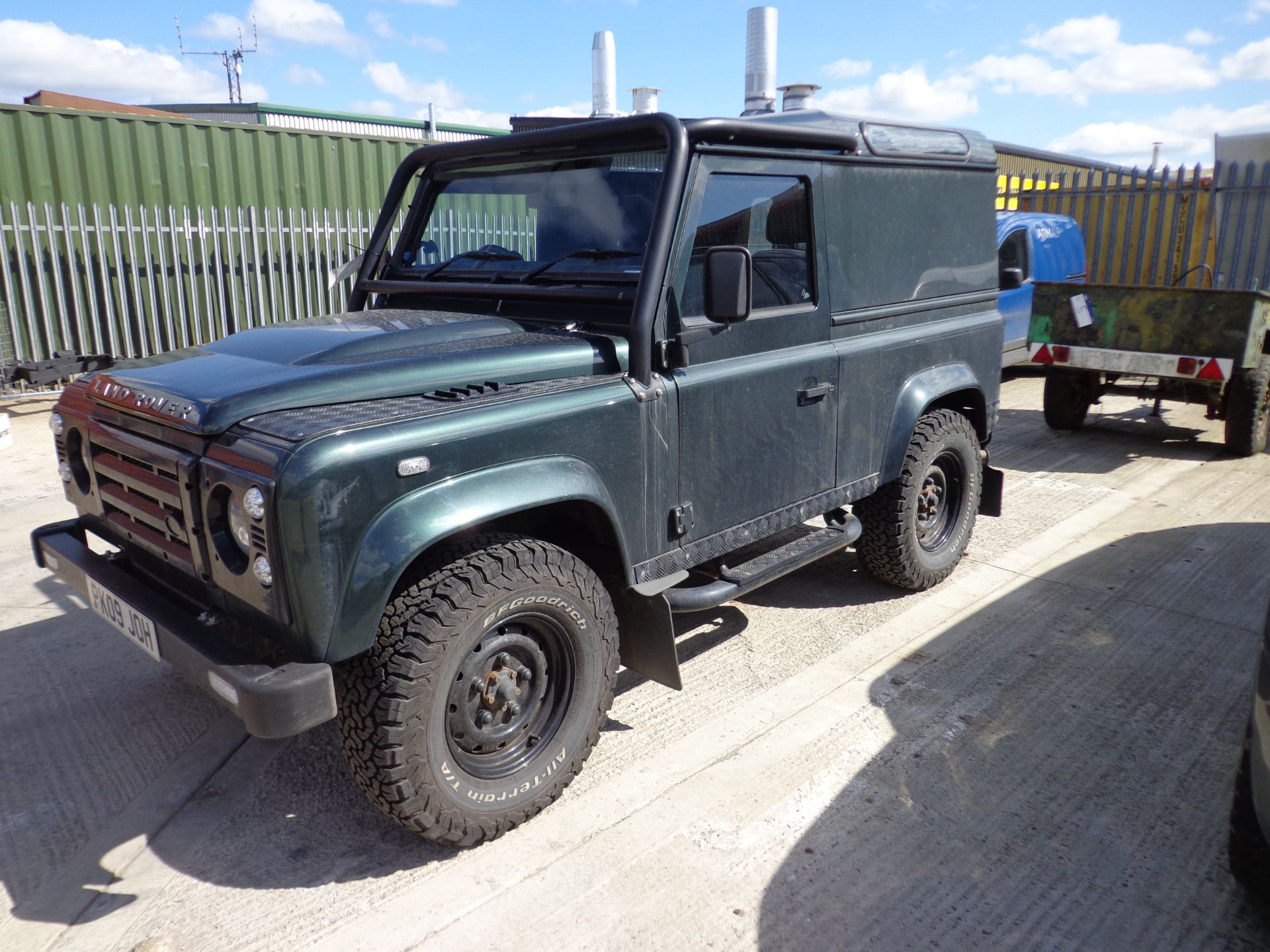 LAND ROVER Defender 90 County Hard Top c/w External Roll Cage, Brown Leather Seating, Reg. - Bild 3 aus 10