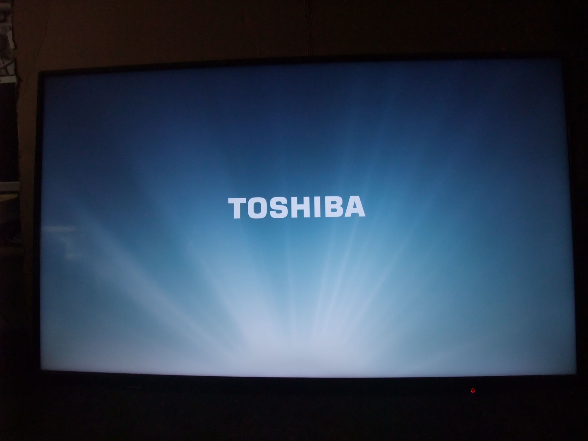 Toshiba 58U2963DB 58in. Flat Screen Television, with CT8533 remote controlPlease read the - Image 2 of 6